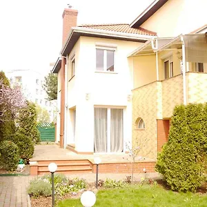 Leonik Hostel